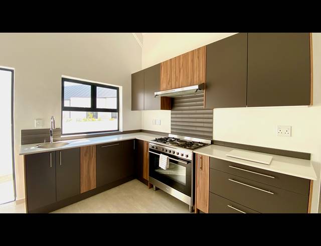 3 BEDROOM HOUSE FOR SALE IN BRITANNIA REEF ESTATE